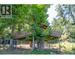 7911 Bedwell Drive, Pender Island, BC V0N2M2 Photo 7