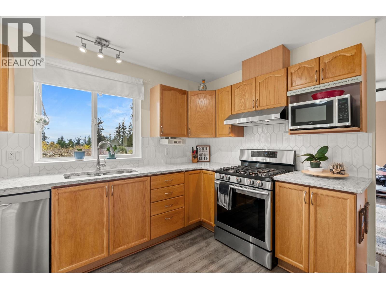 6365 HOMESTEAD AVENUE, Sechelt