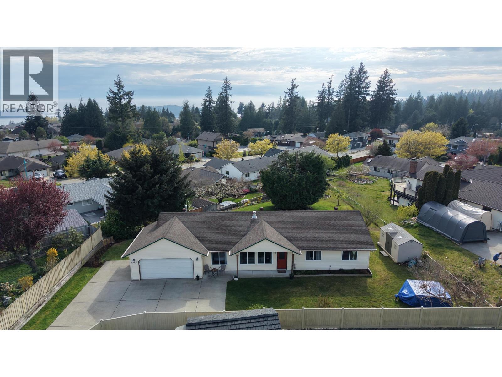 6365 HOMESTEAD AVENUE, Sechelt
