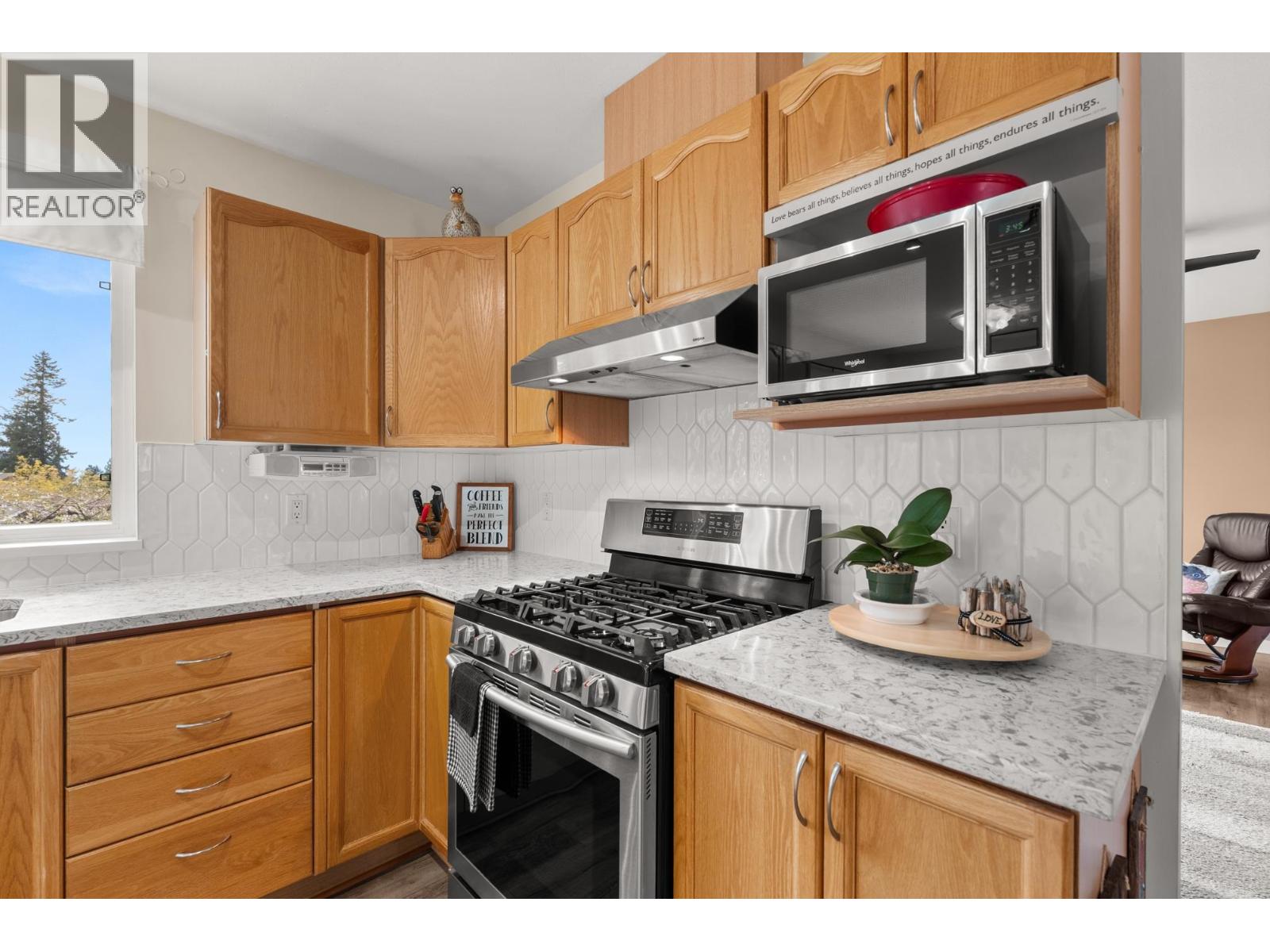 6365 HOMESTEAD AVENUE, Sechelt