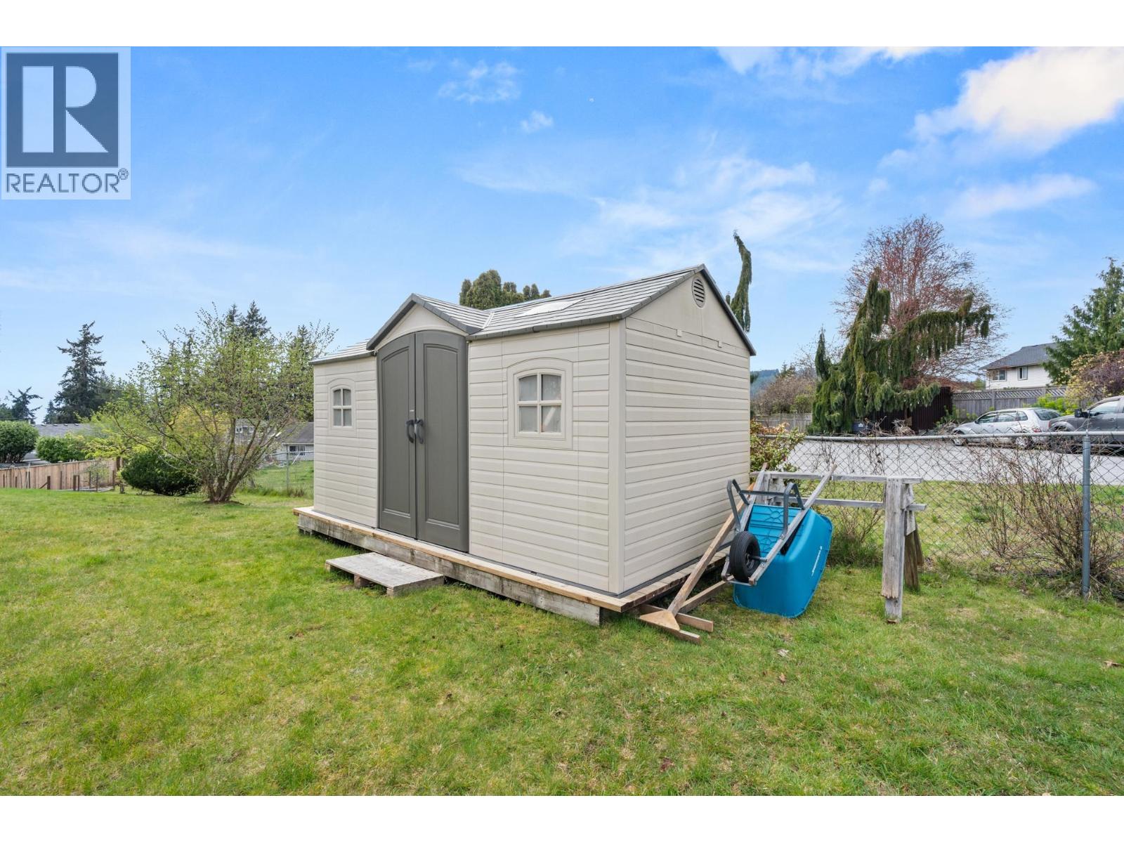 6365 HOMESTEAD AVENUE, Sechelt