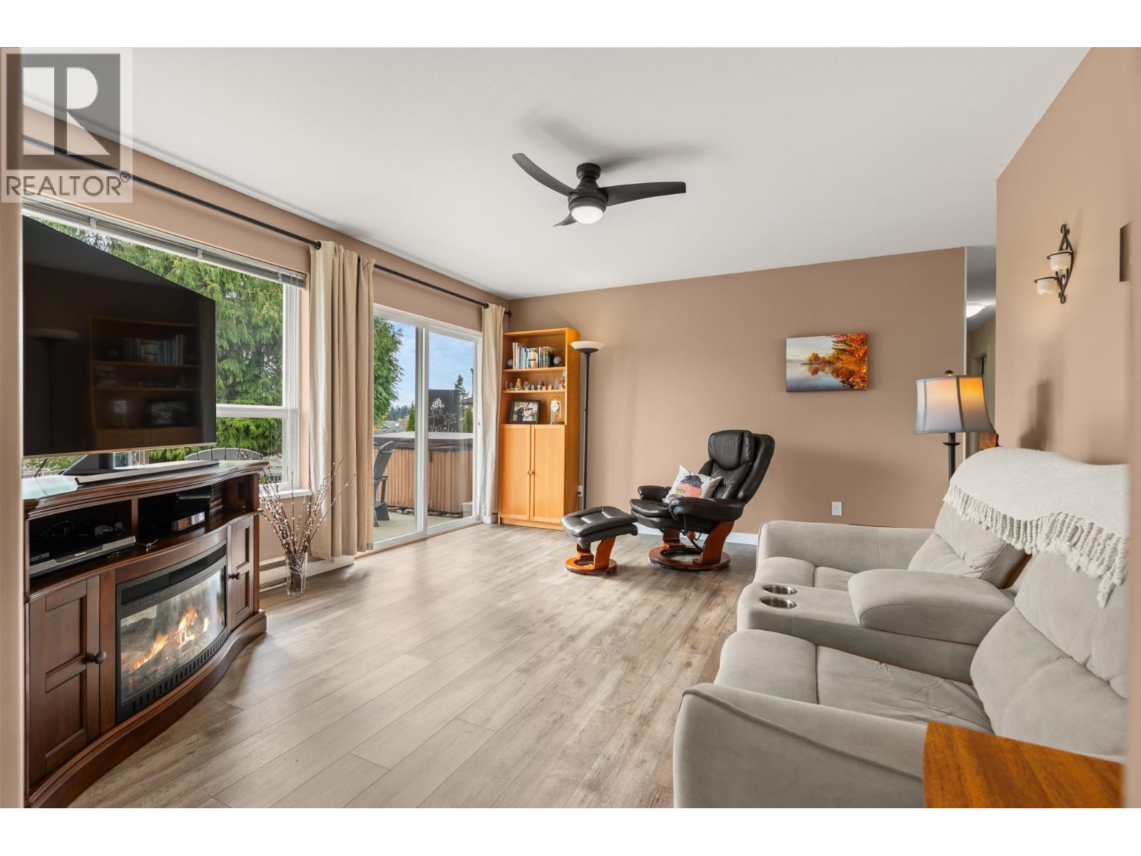 6365 HOMESTEAD AVENUE, Sechelt