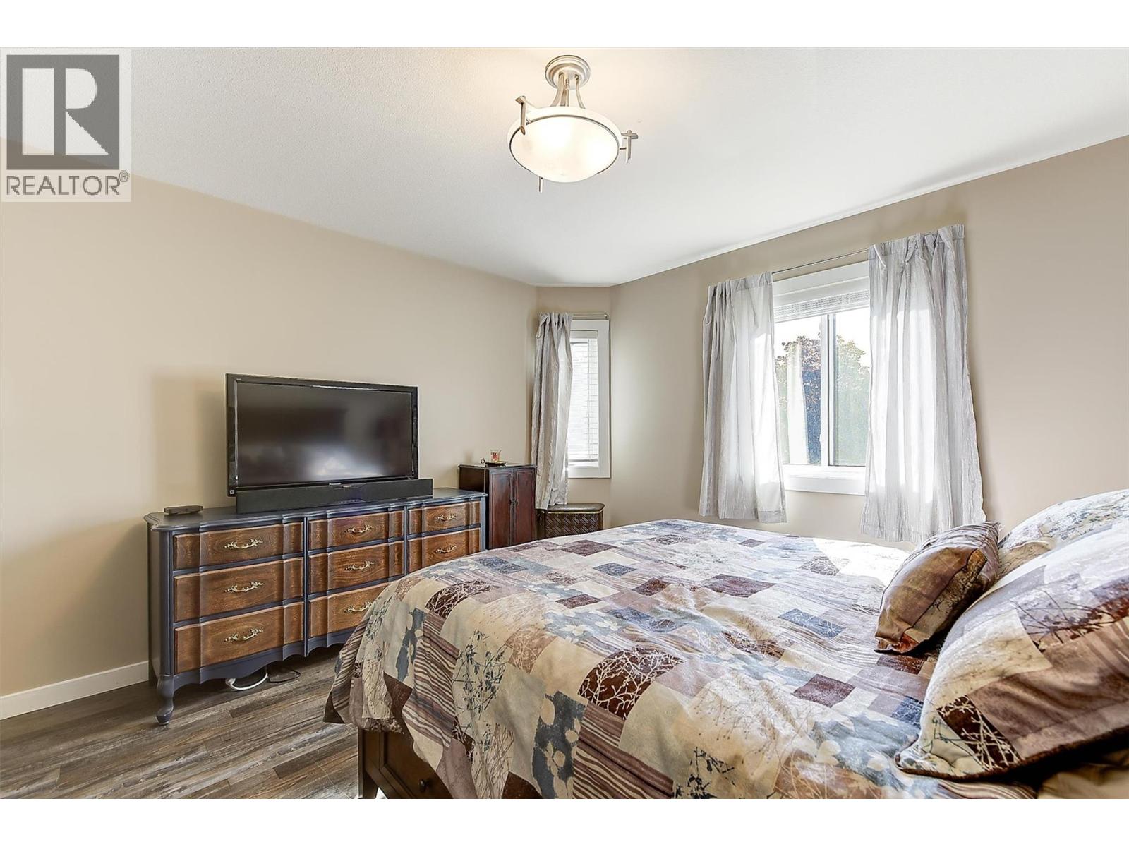 #216 3842 Gordon Drive - 17