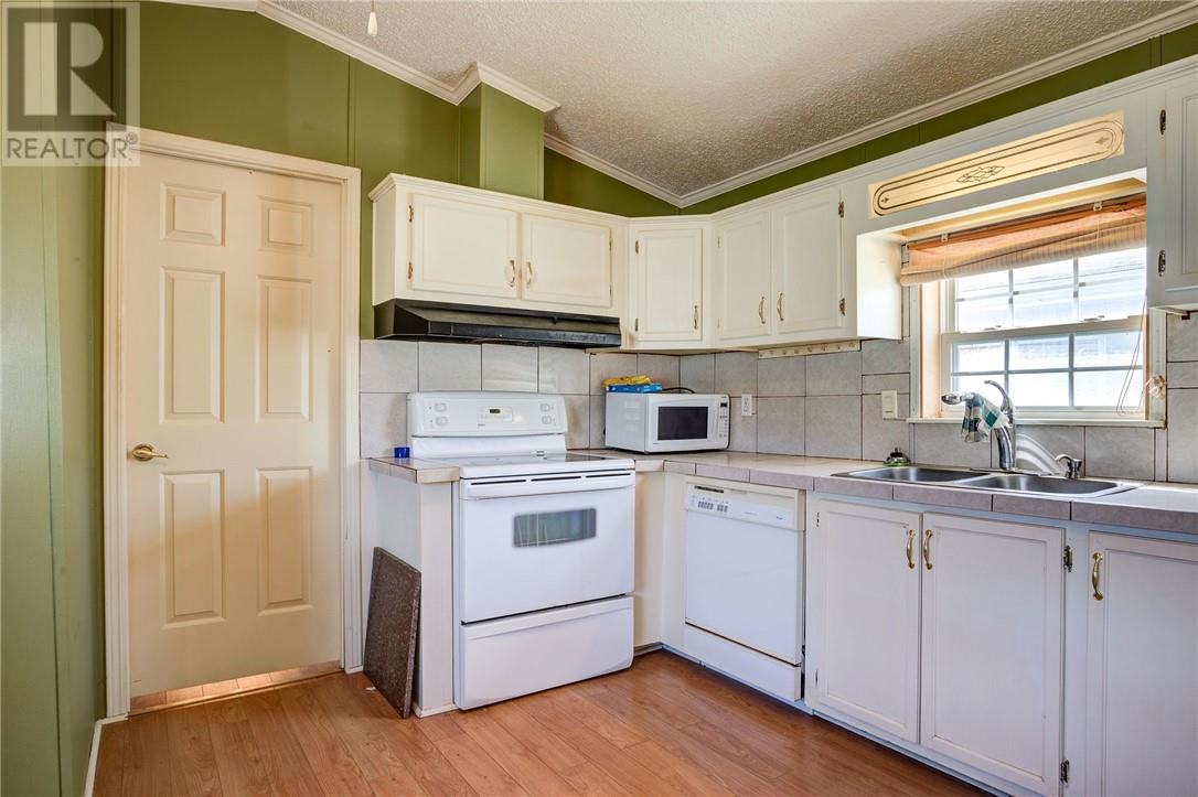 76 Corbin Avenue - 10