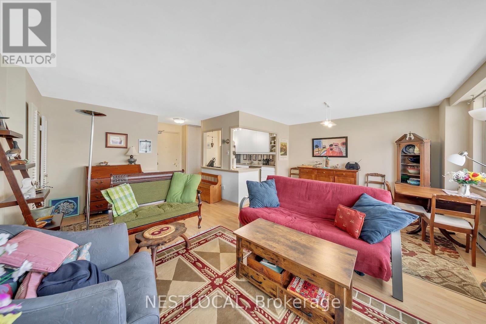 #504 581 AVENUE ROAD AVENUE - 12