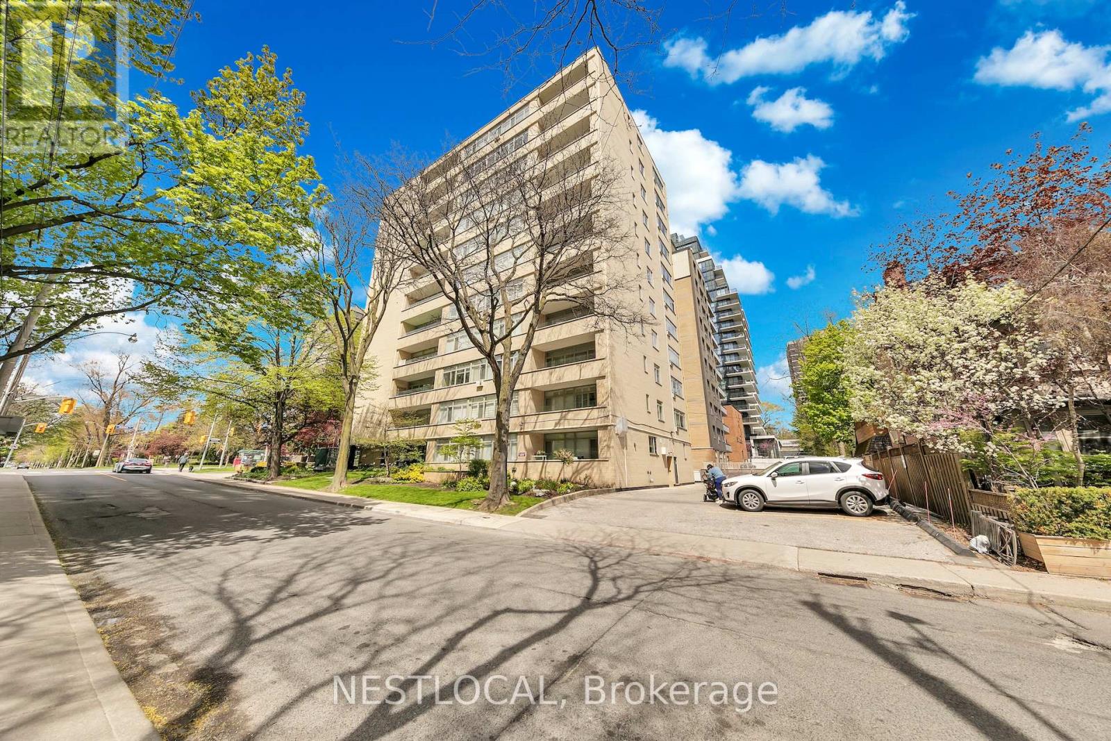 #504 581 AVENUE ROAD AVENUE - 4