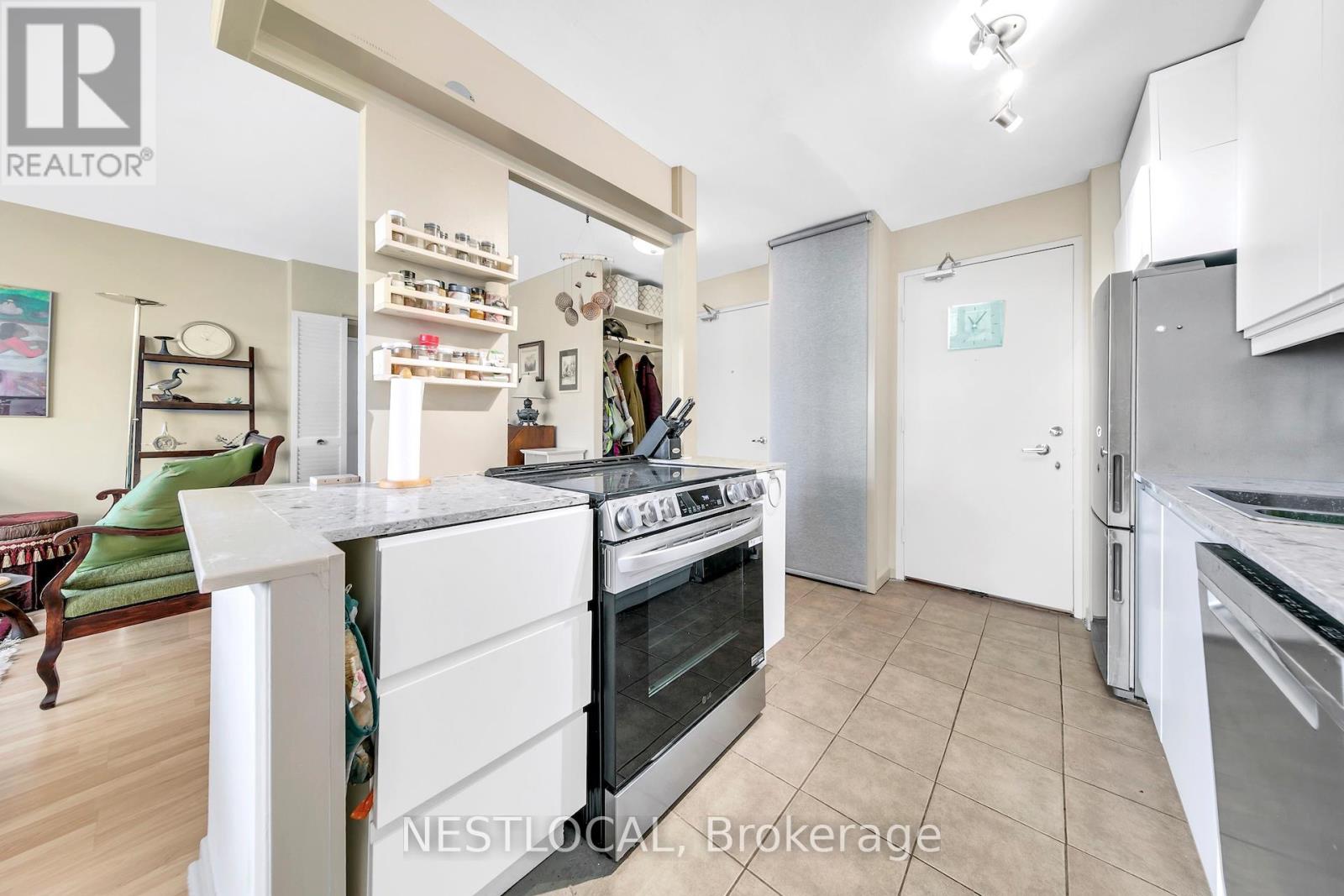 #504 581 AVENUE ROAD AVENUE - 8