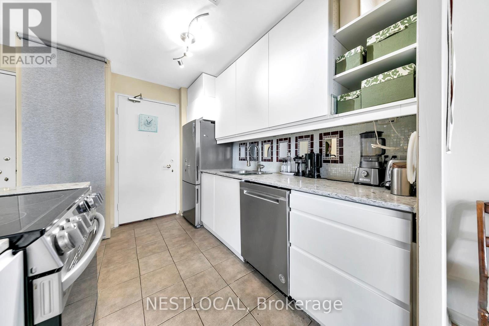 #504 581 AVENUE ROAD AVENUE - 9