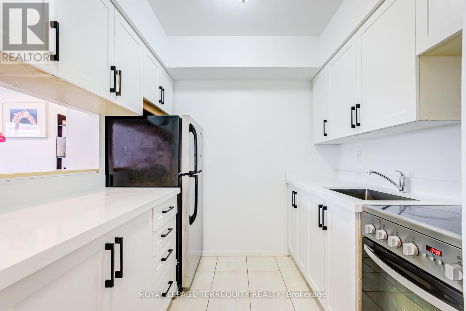 #2302 633 BAY STREET - 12