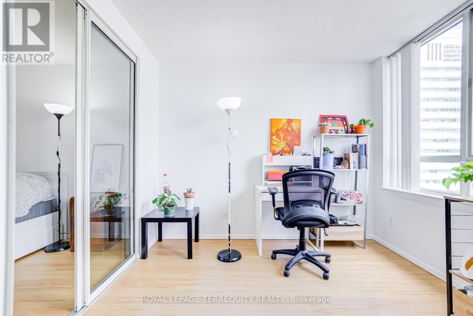 #2302 633 BAY STREET - 19