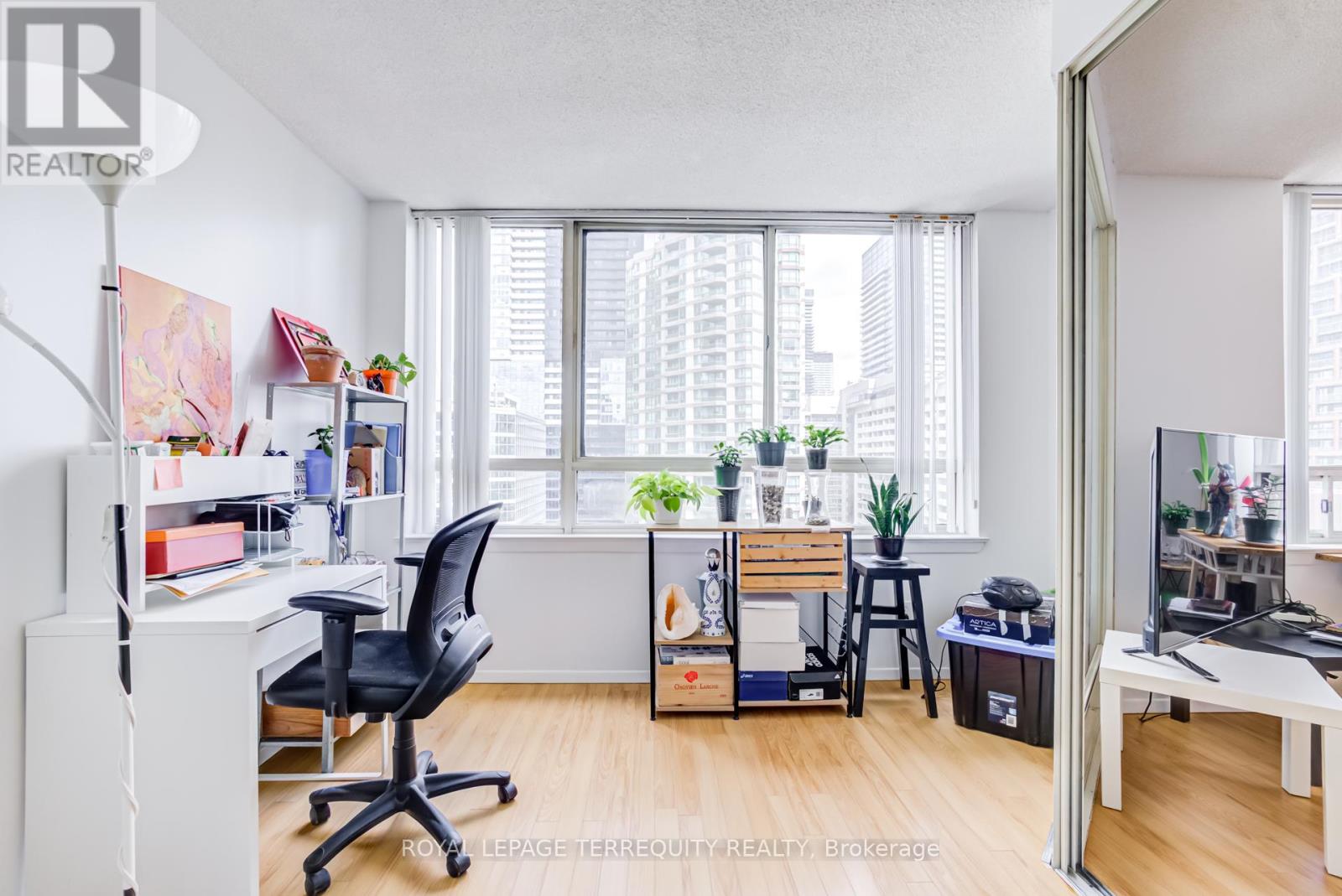 #2302 633 BAY STREET - 20