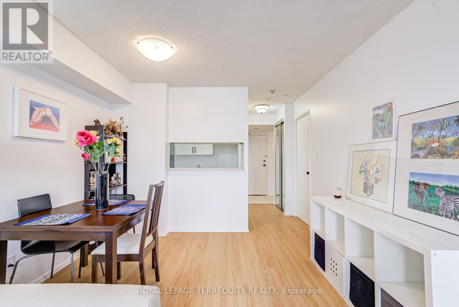 #2302 633 BAY STREET - 26