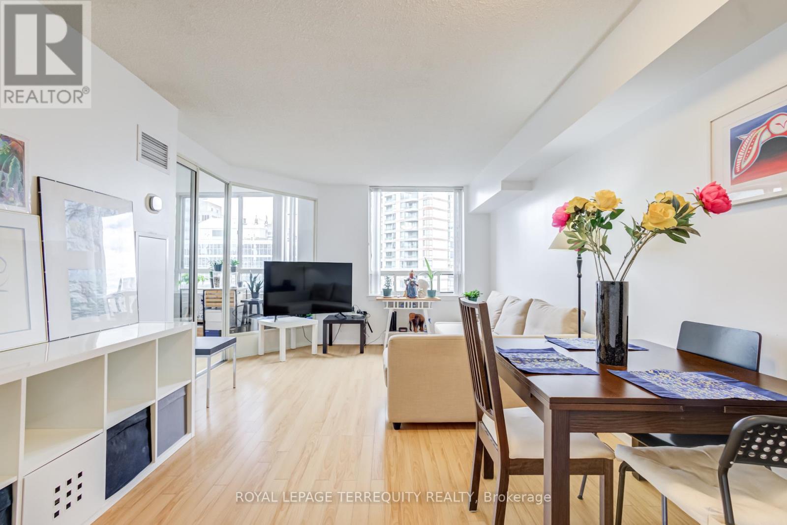 #2302 633 BAY STREET - 29