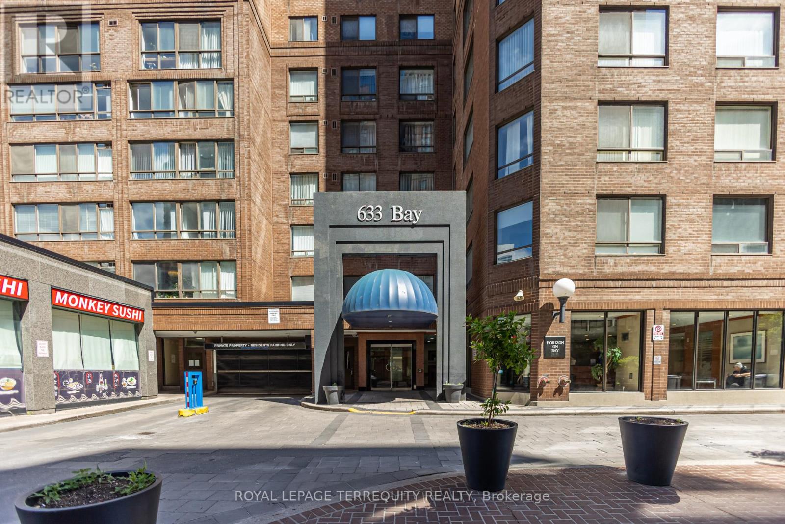 #2302 633 BAY STREET - 3