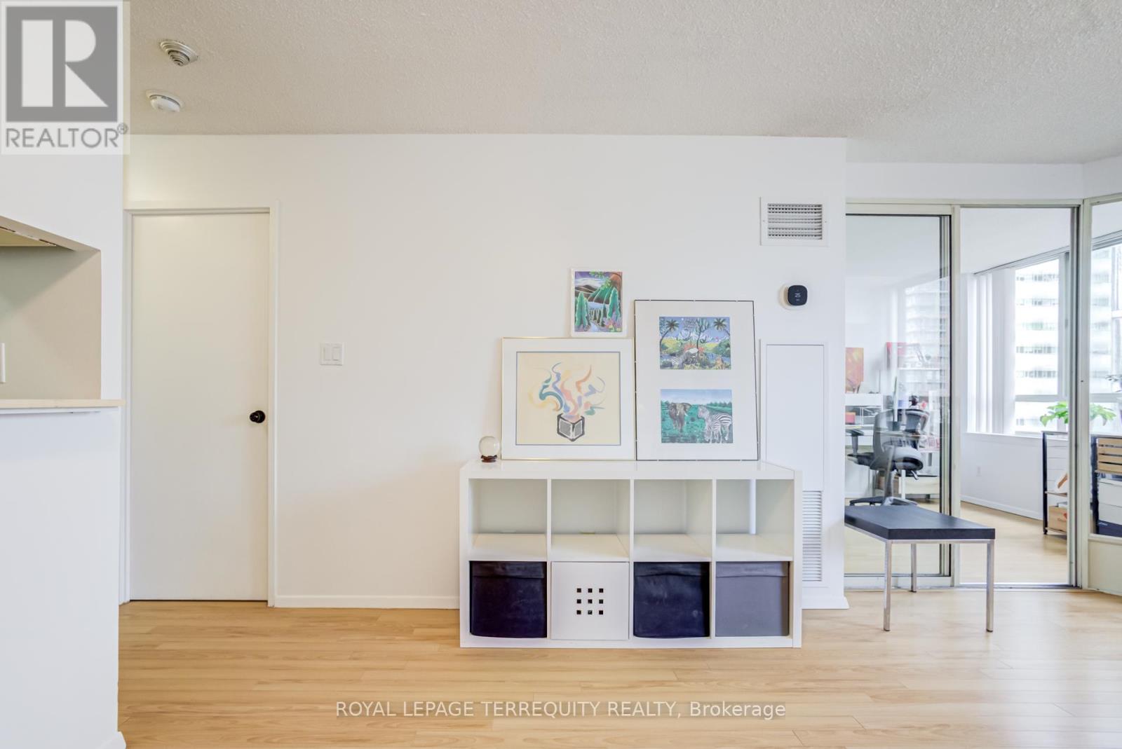 #2302 633 BAY STREET - 30