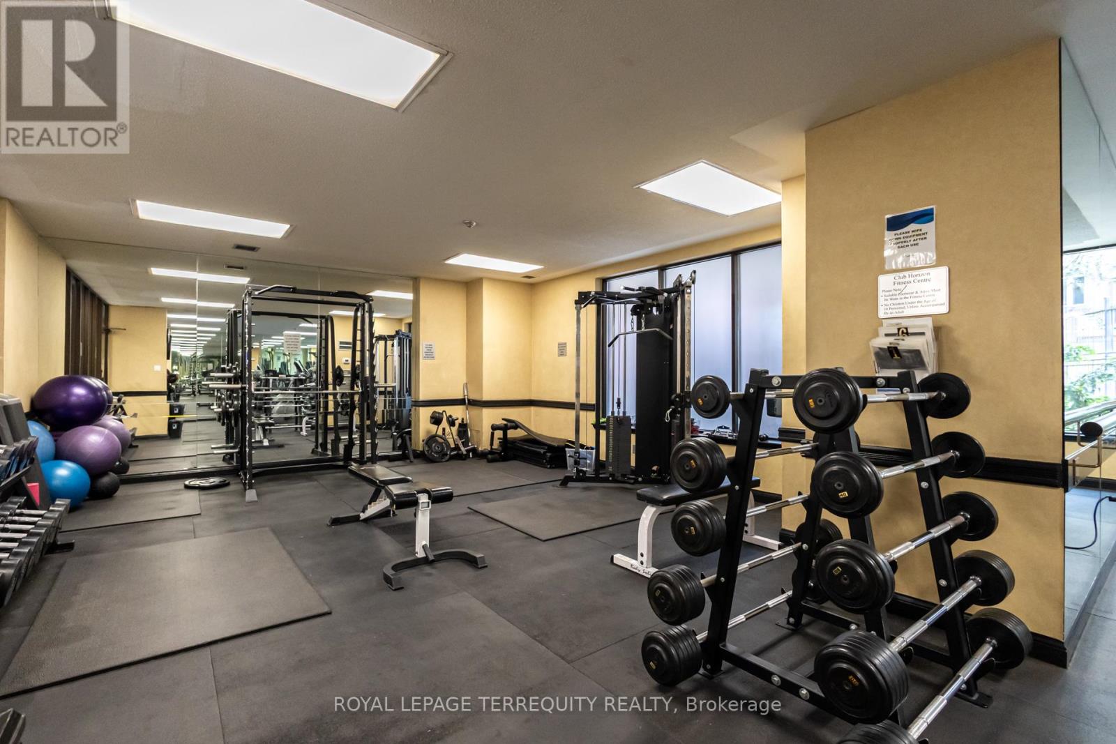 #2302 633 BAY STREET - 35