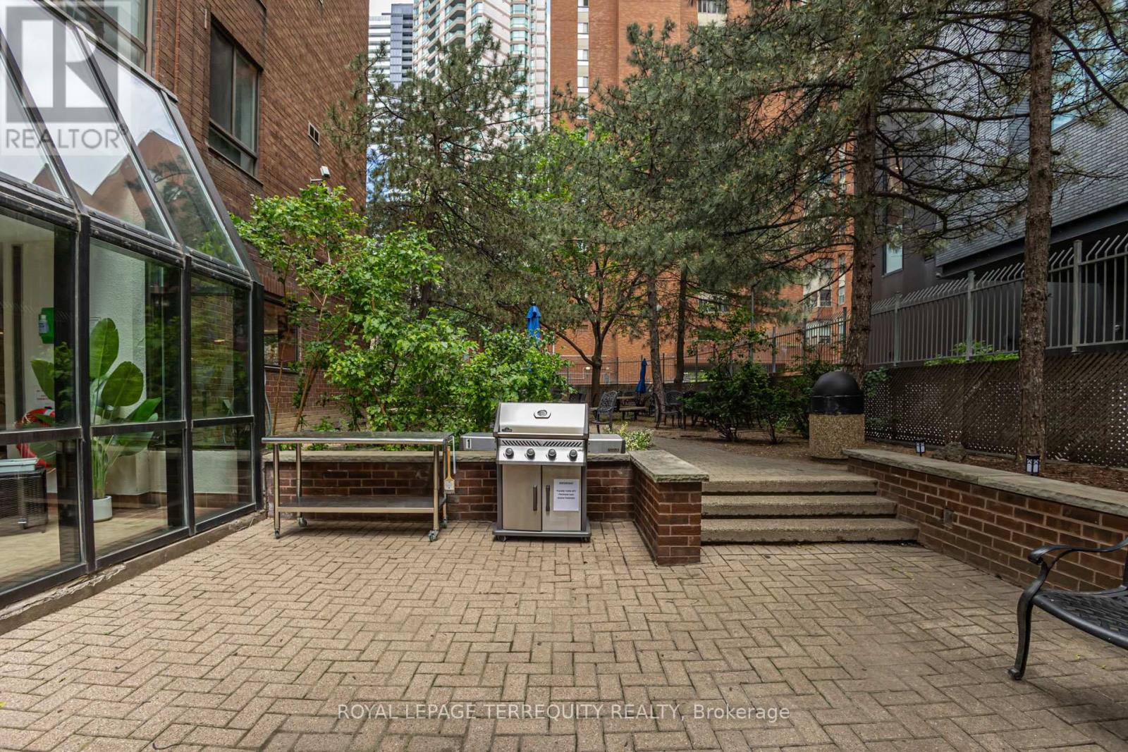 #2302 633 BAY STREET - 42