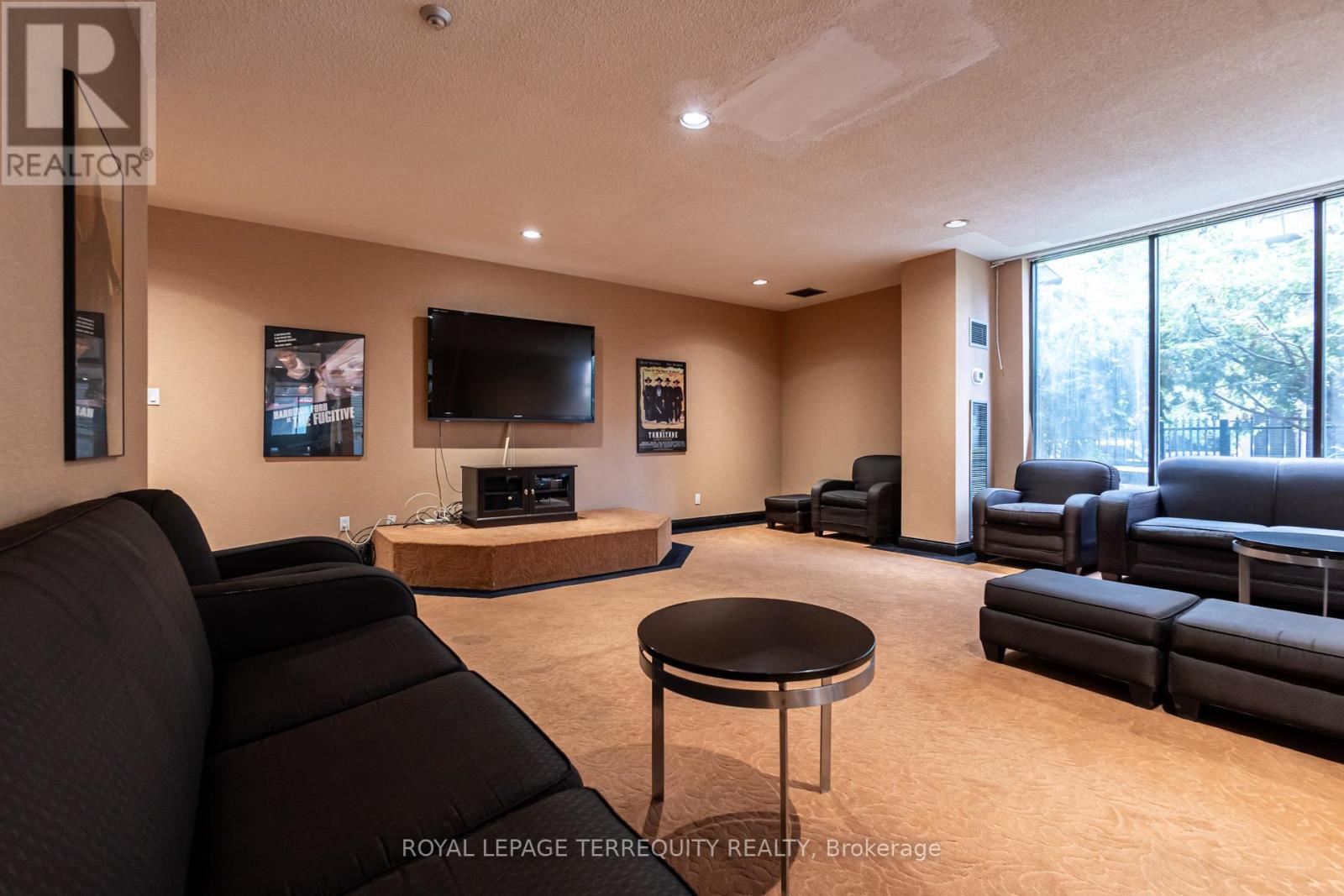 #2302 633 BAY STREET - 46