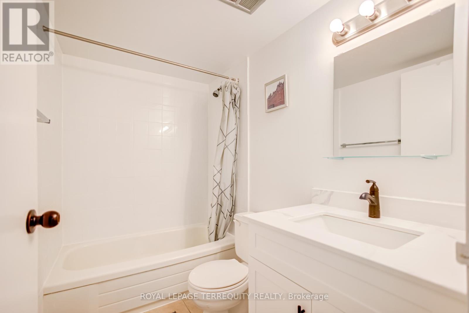 #2302 633 BAY STREET - 7