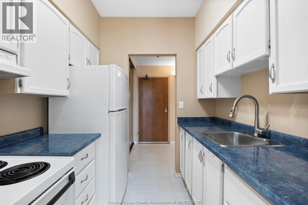 #108E 9099 Riverside DRIVE East - 15