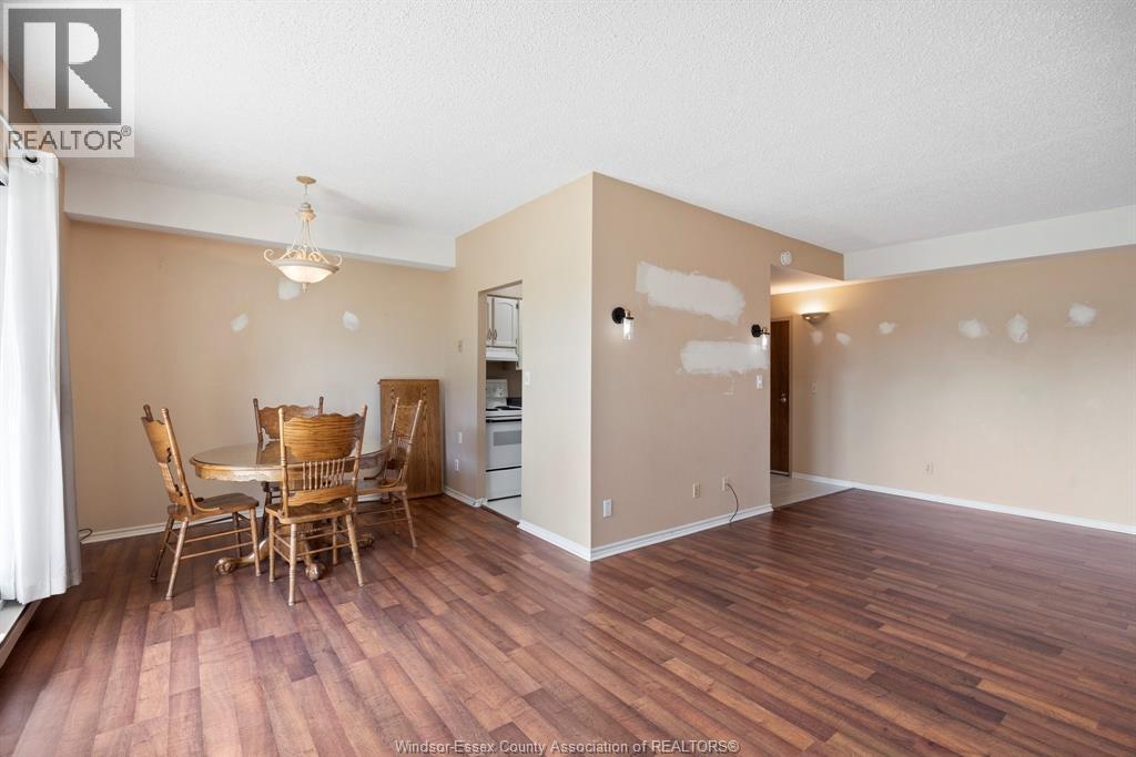 #108E 9099 Riverside DRIVE East - 13