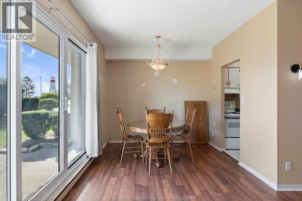 #108E 9099 Riverside DRIVE East - 14