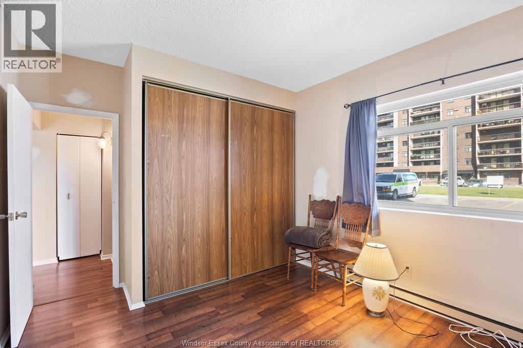 #108E 9099 Riverside DRIVE East - 22