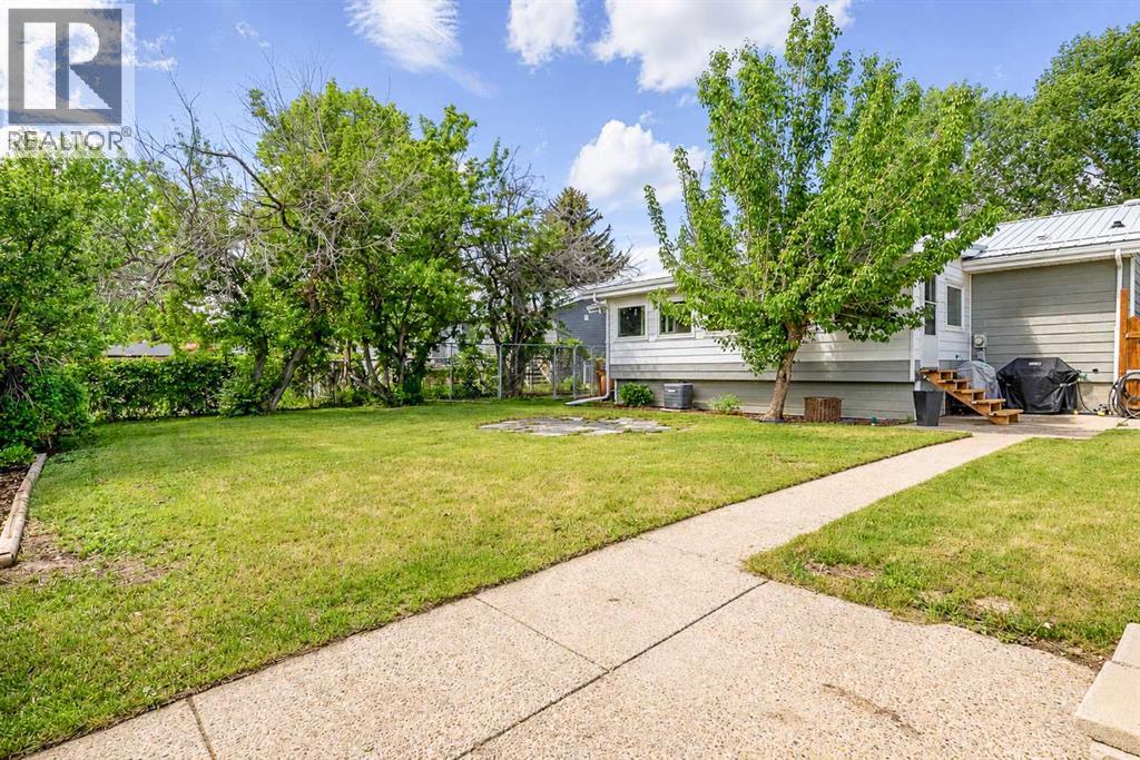 11 Blazier Park Street E — photo 50