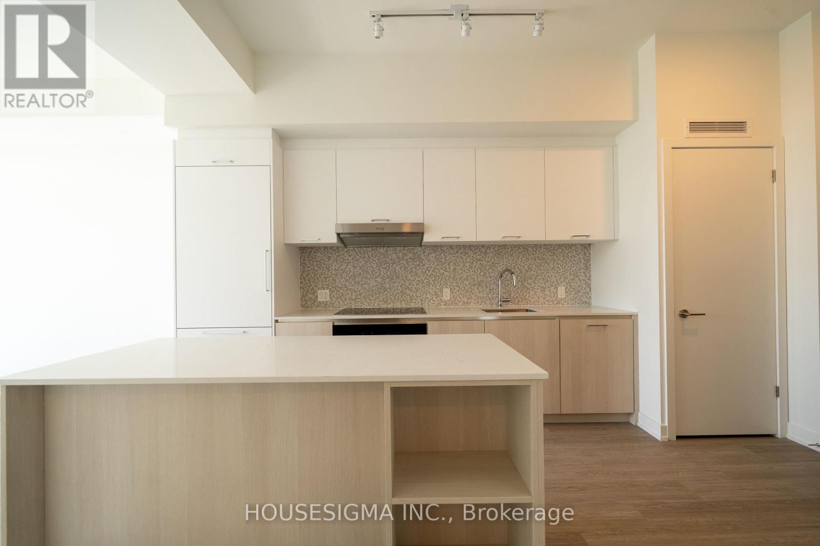 Listing photo of 623 - 8188 YONGE STREET