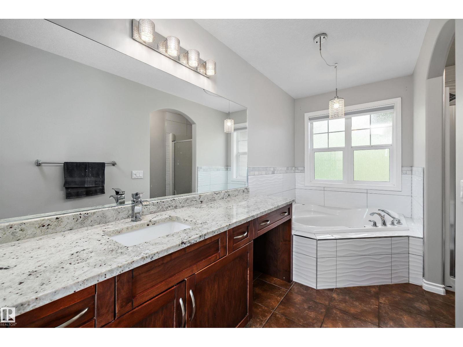 205 MACEWAN RD SW — photo 30