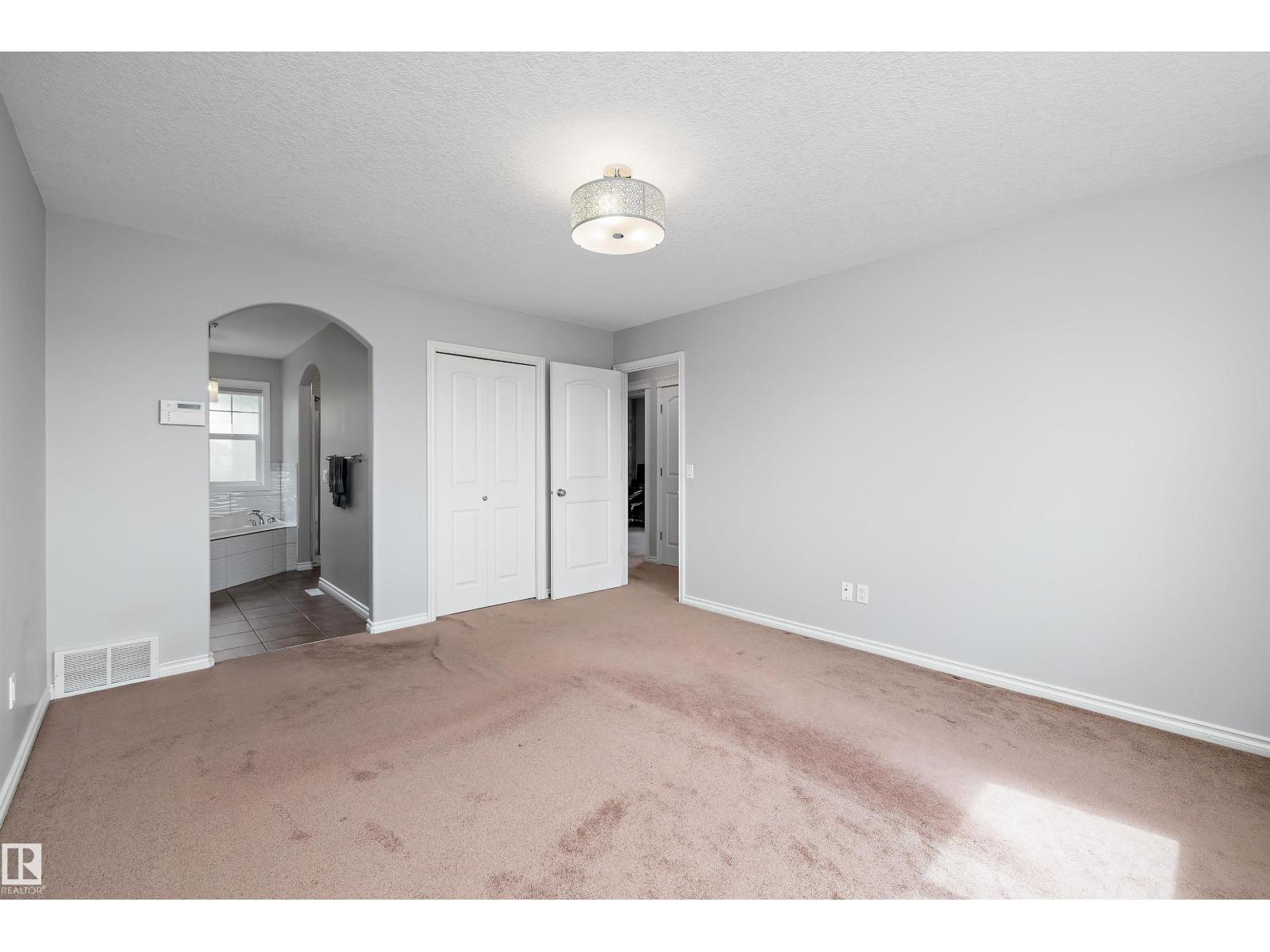 205 MACEWAN RD SW — photo 33