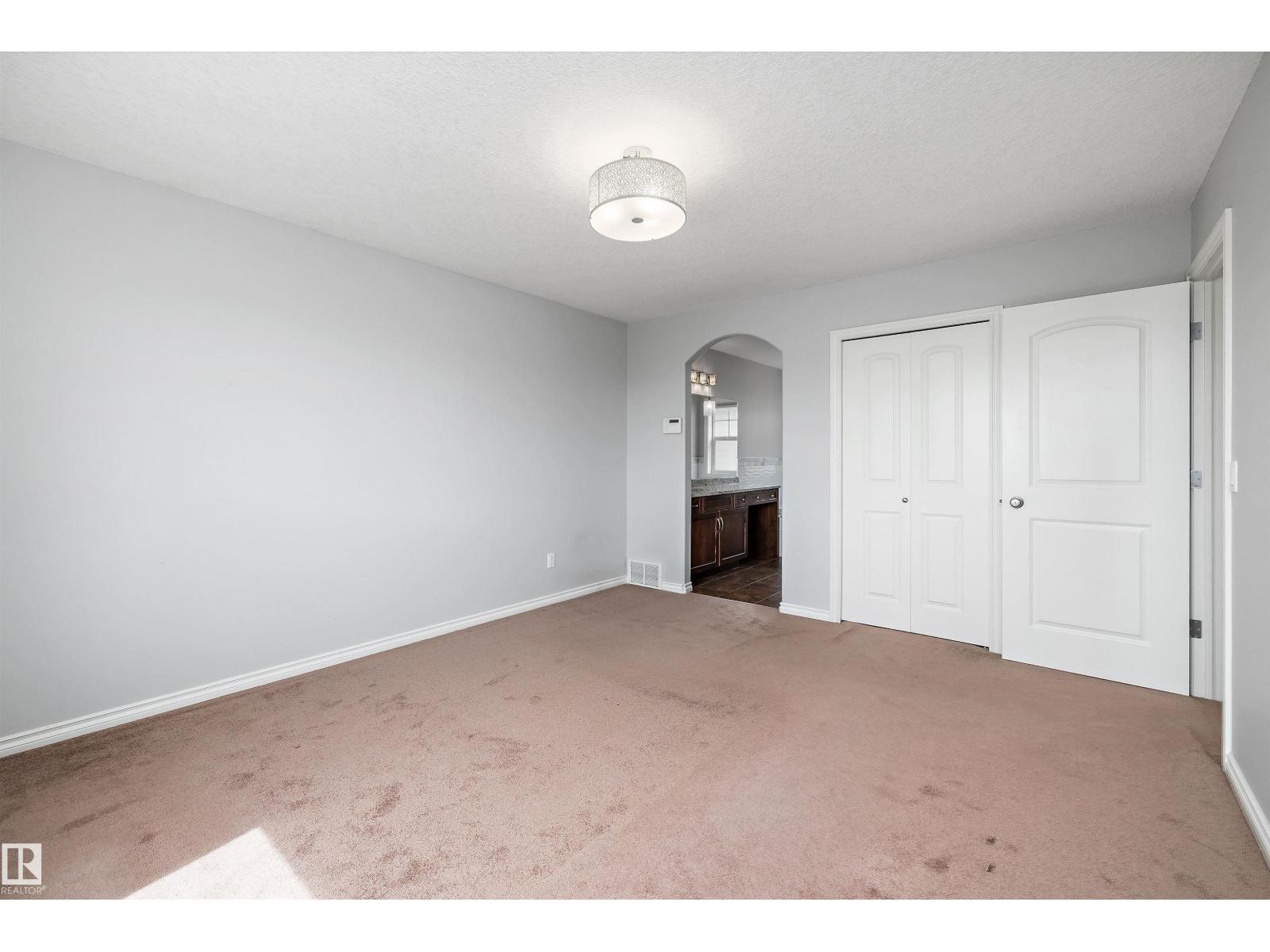 205 MACEWAN RD SW — photo 37