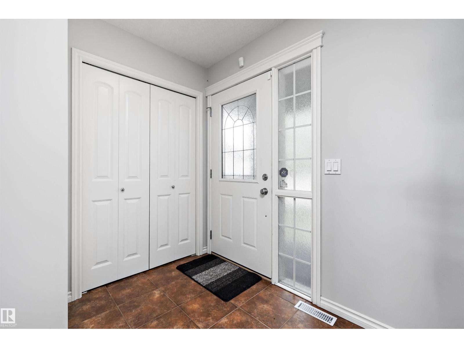 205 MACEWAN RD SW - photo 4