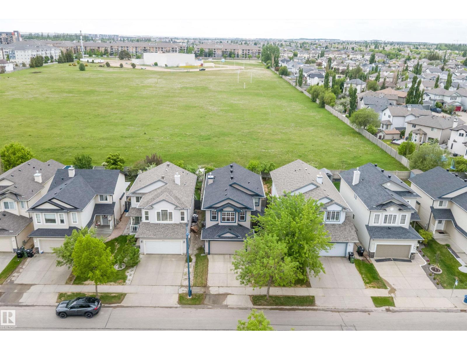 205 MACEWAN RD SW — photo 55