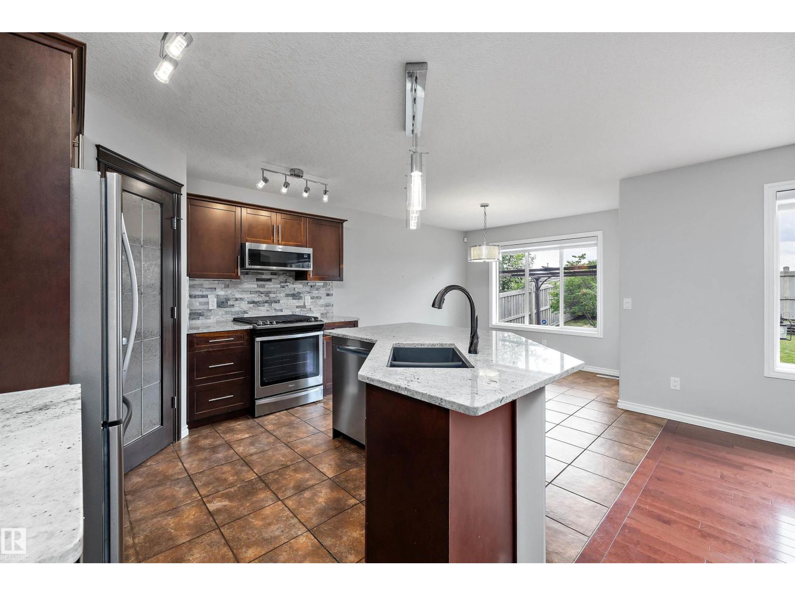 205 MACEWAN RD SW — photo 8