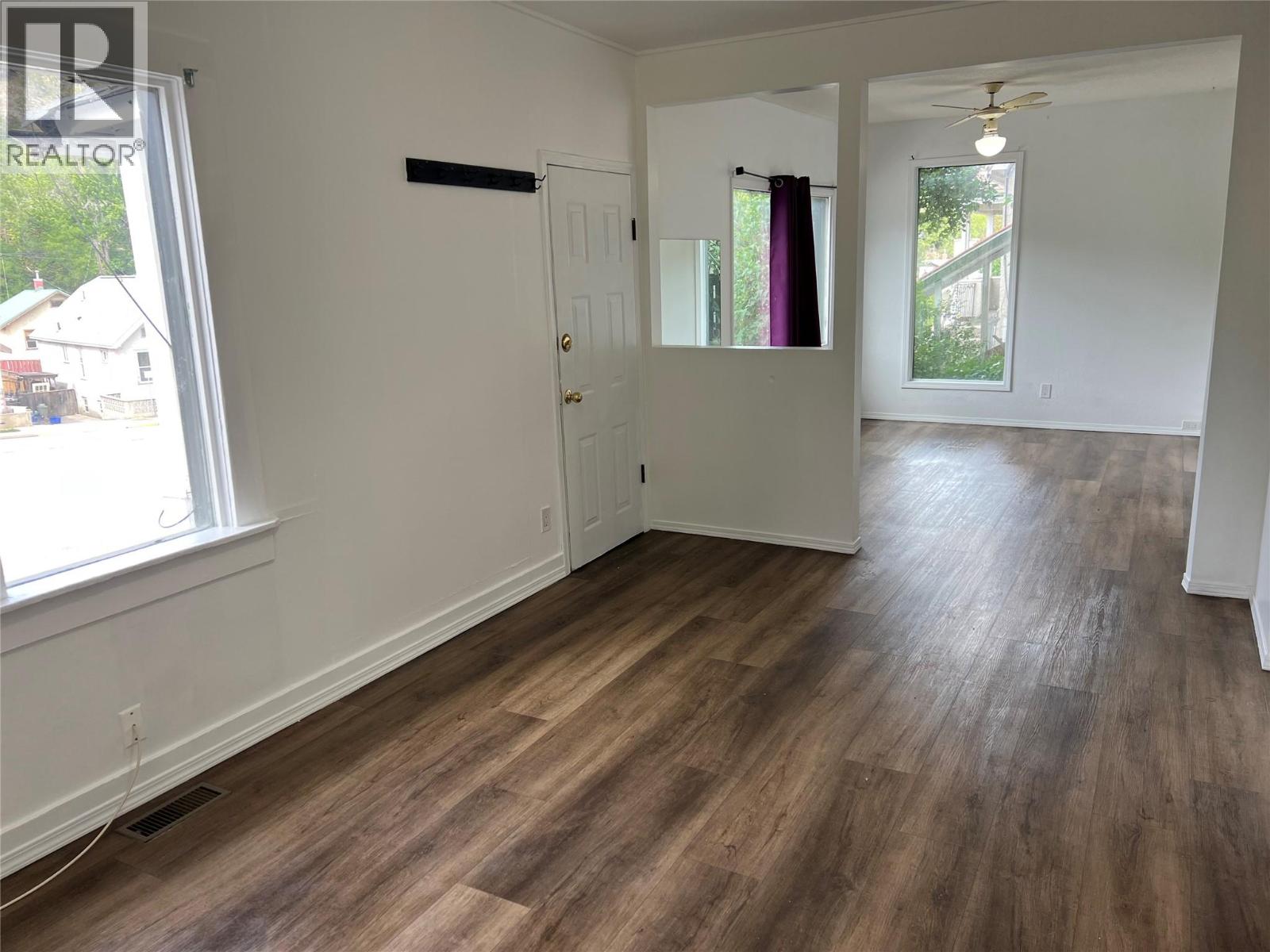 264 Old Rossland Avenue - 3