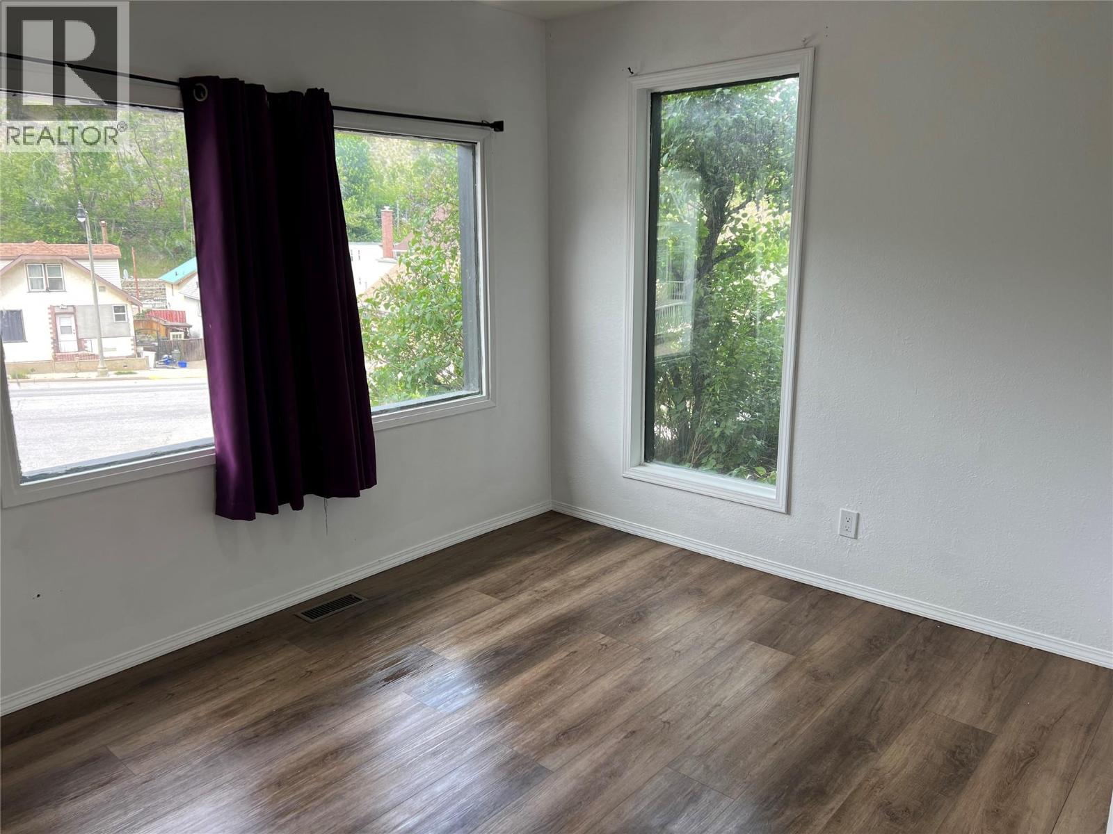 264 Old Rossland Avenue - 4