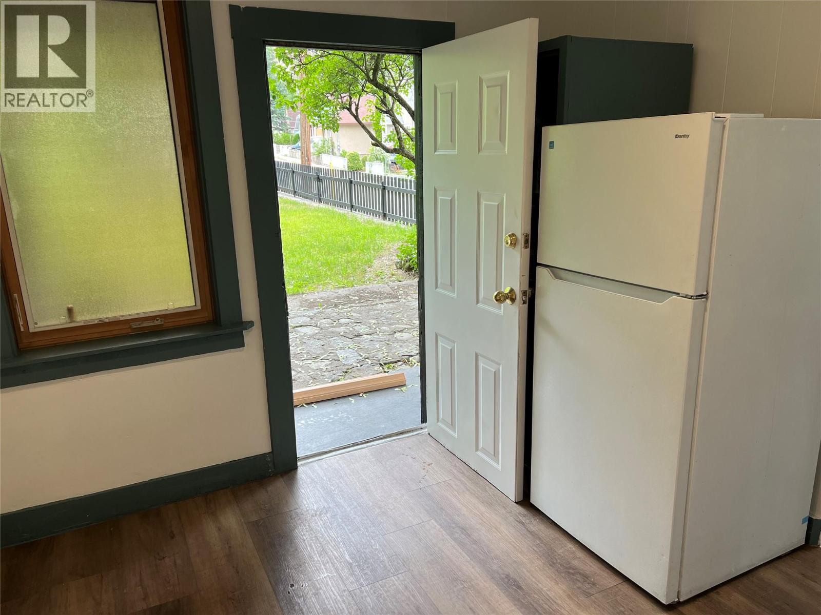 264 Old Rossland Avenue - 8