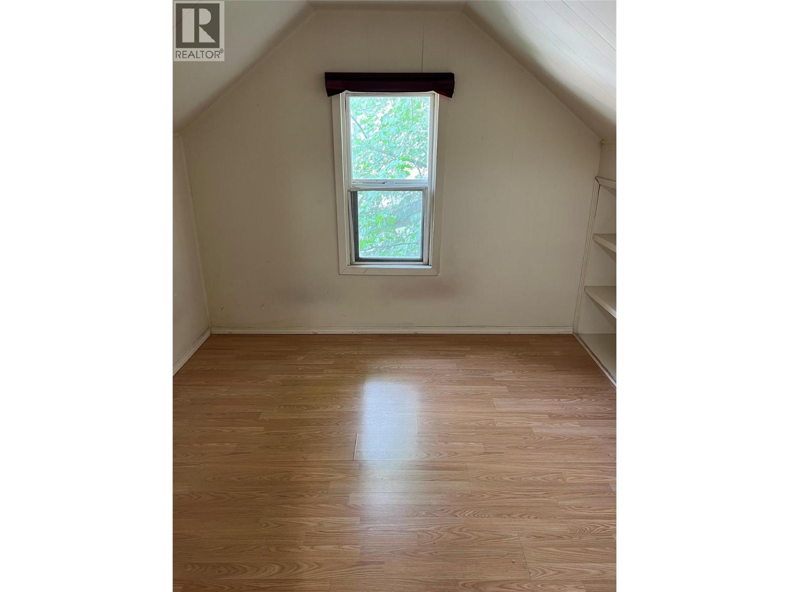264 Old Rossland Avenue - 9