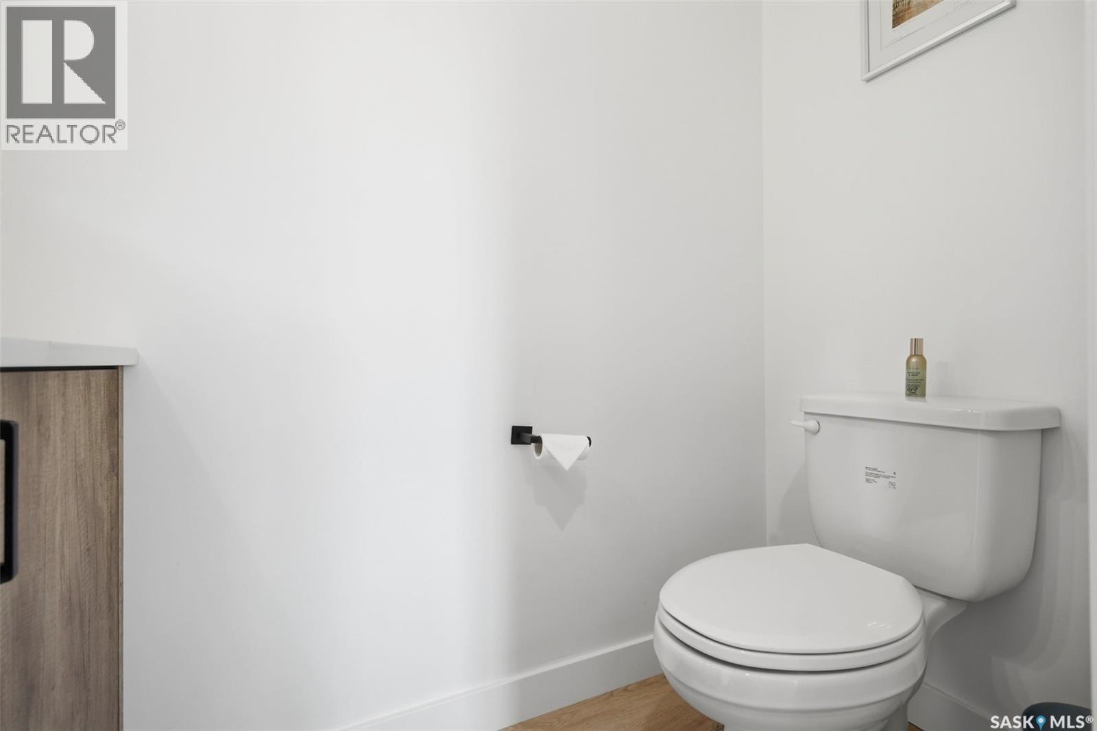 302 Chelsom MANOR — photo 12