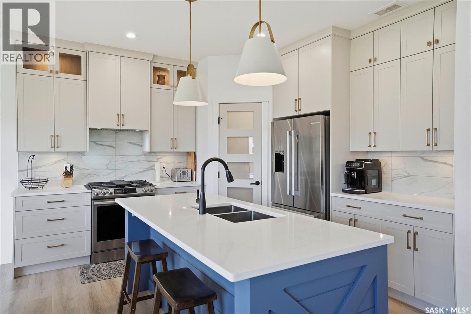 302 Chelsom MANOR - photo 2