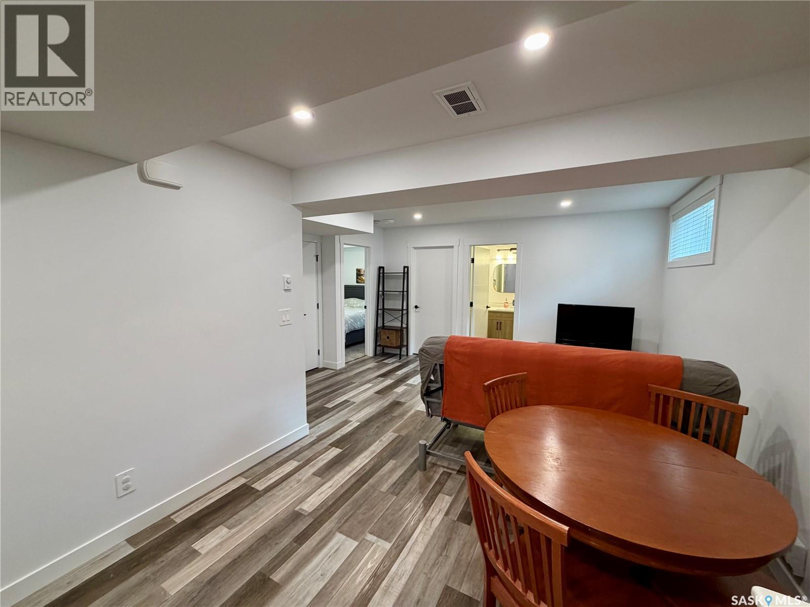 302 Chelsom MANOR — photo 32