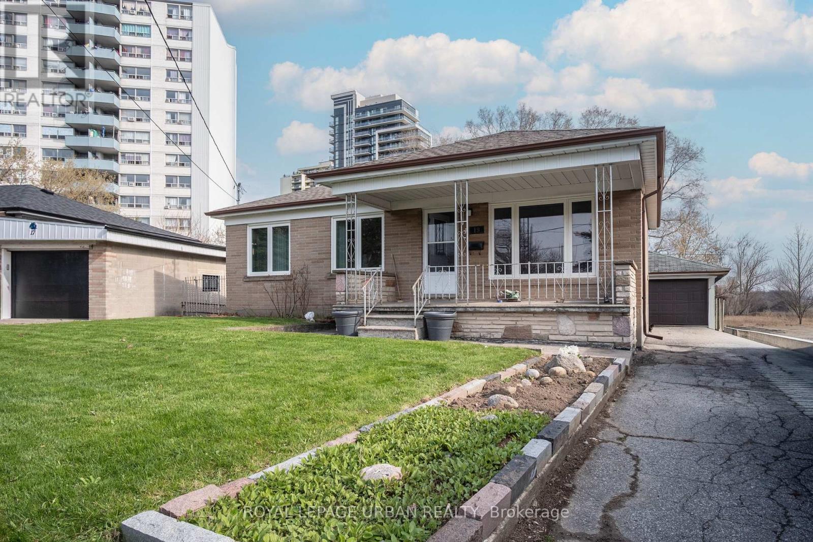 19 BATTERSEA CRESCENT - 1