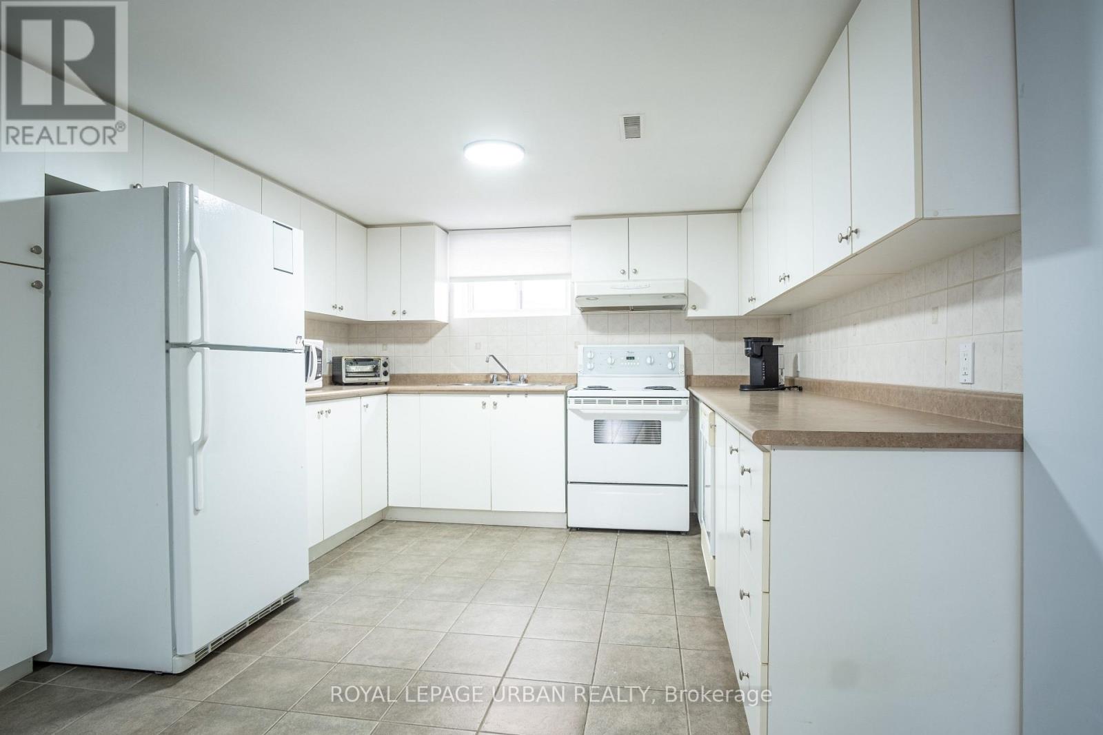 19 BATTERSEA CRESCENT - 25