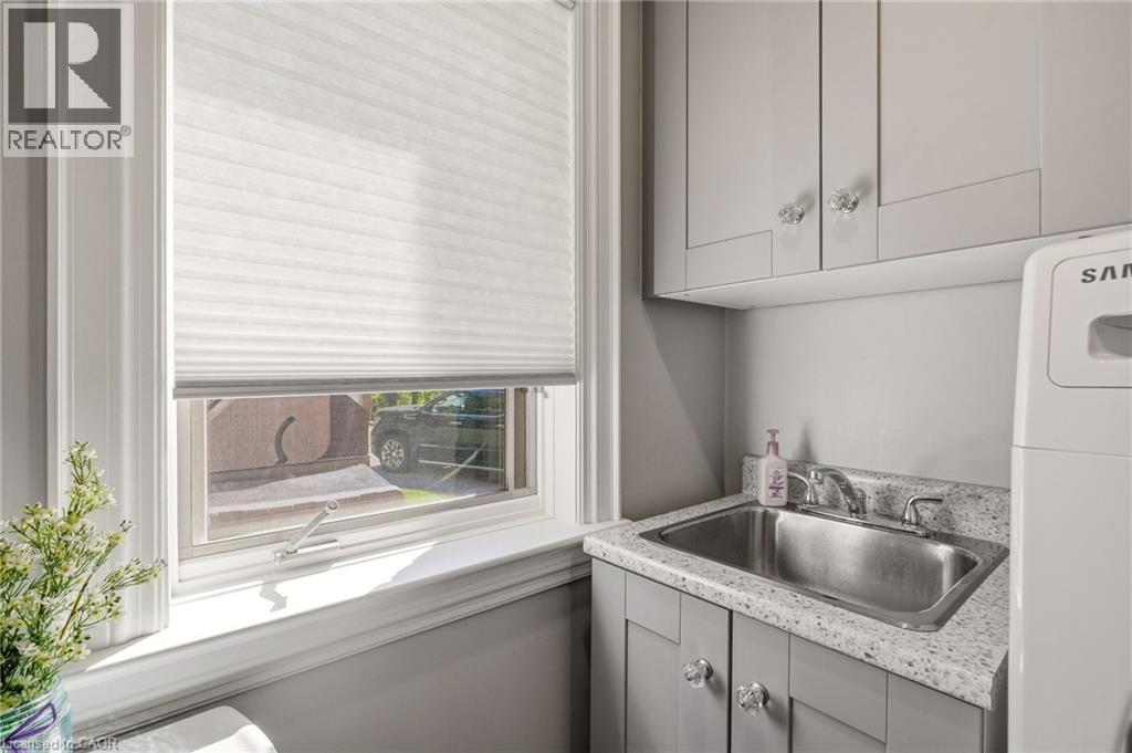 1811 OLD WATERDOWN Road - 26