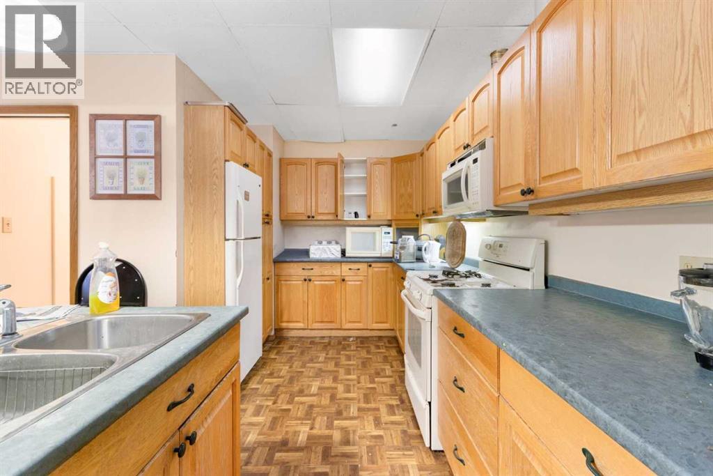 4907 51 Street — photo 22