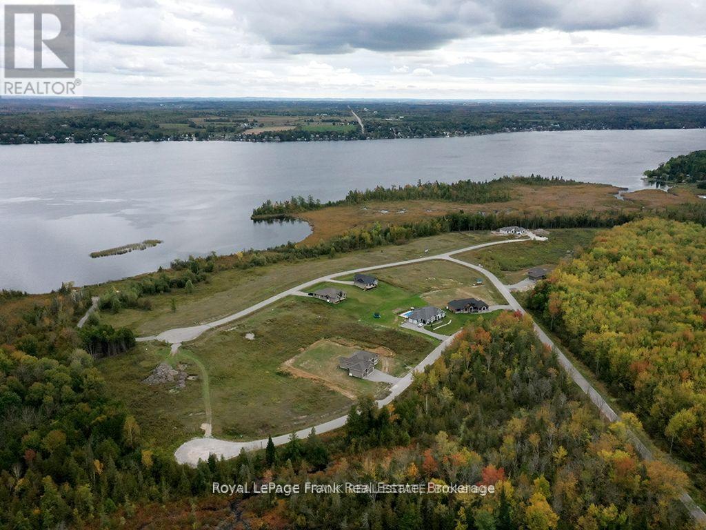11 NIPIGON STREET - 4
