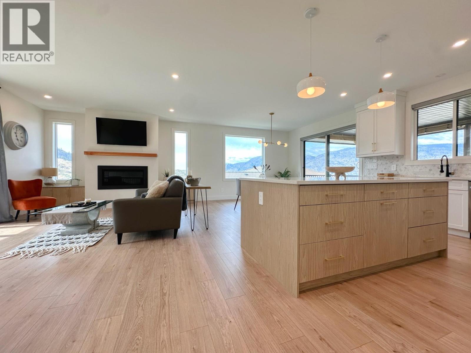 3627 FAIRWINDS Drive - 8