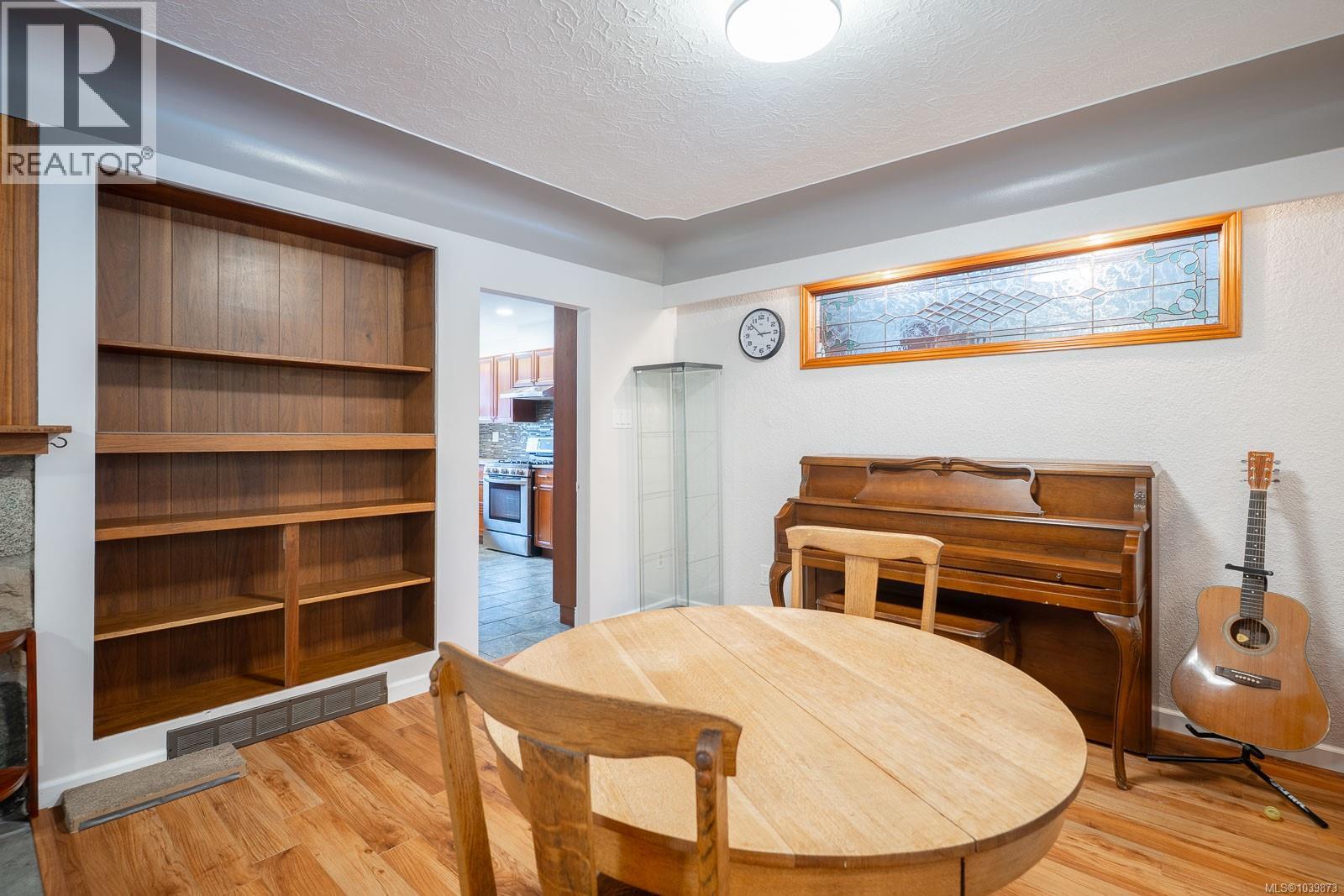 3777 Church St - 10