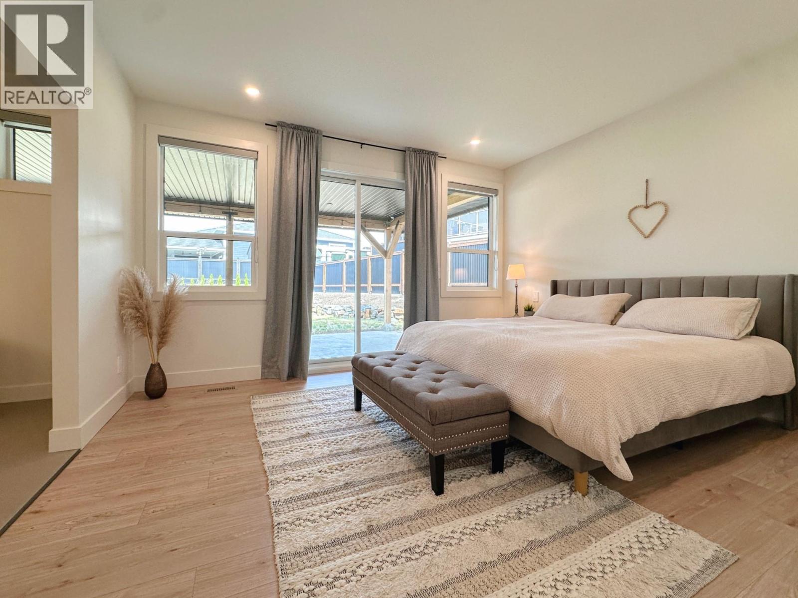 3627 FAIRWINDS Drive - 24